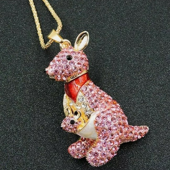 ❤Pretty! Pink Crystal Kangaroo Charm w/Free Chain - Picture 8 of 9